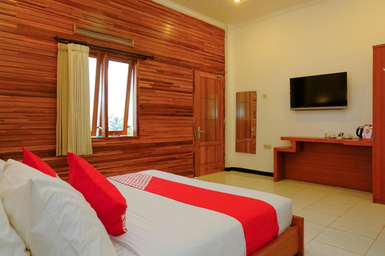 Oyo 446 Hotel Kawi Surapatha Malang Exterior foto