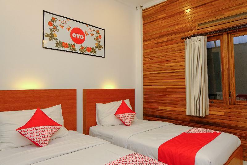 Oyo 446 Hotel Kawi Surapatha Malang Exterior foto
